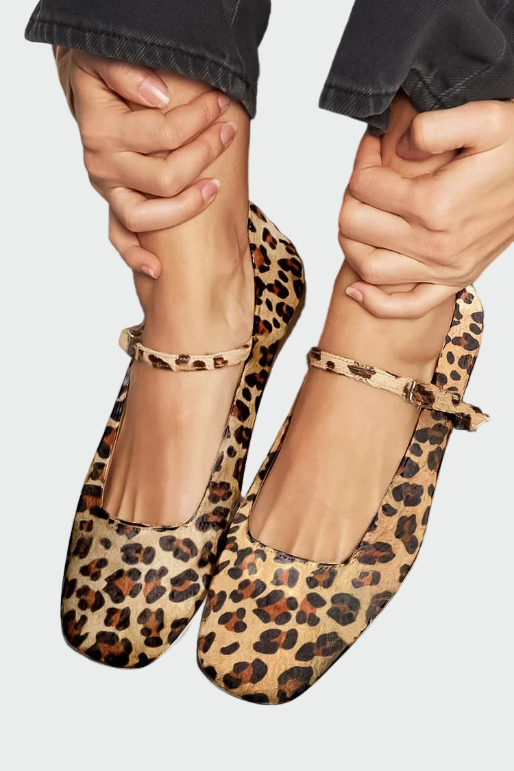Lia | Elegante Ballerinas mit Leopardenmuster und Knöchelriemen