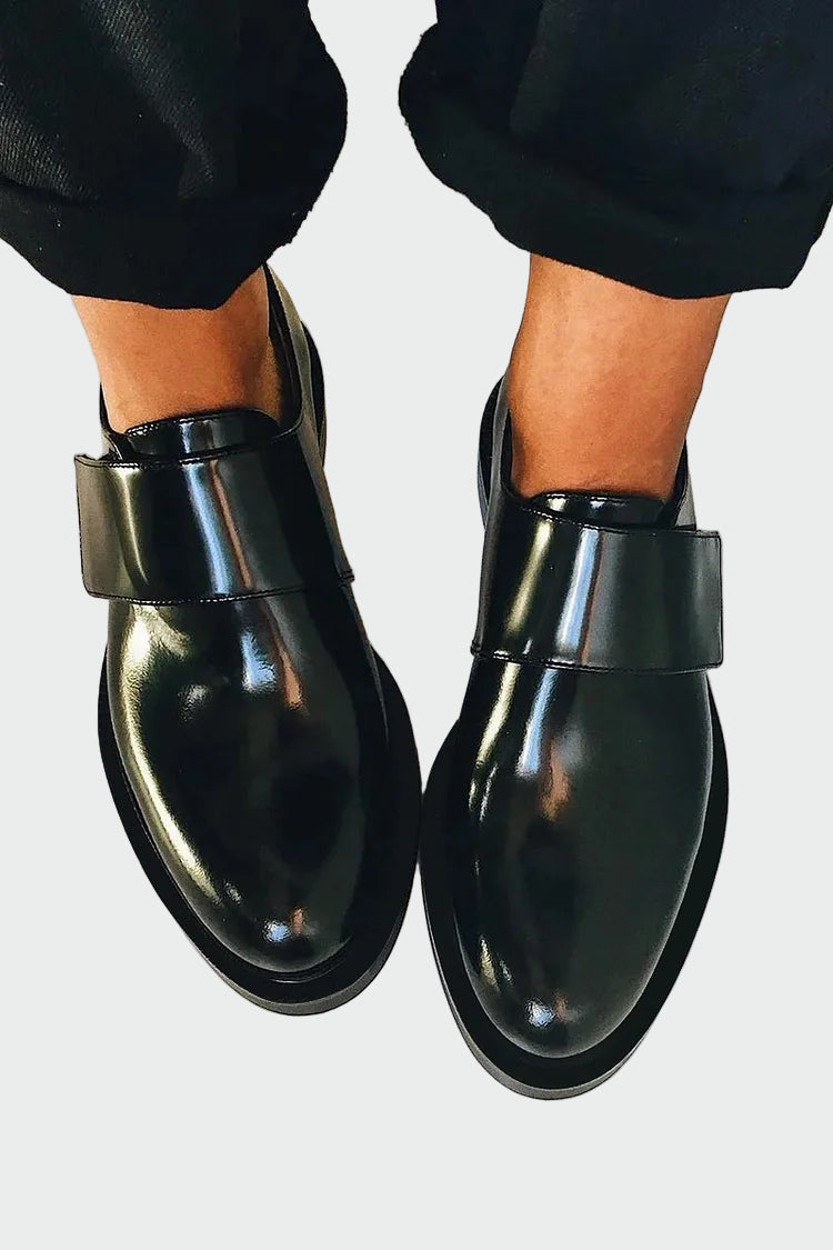 Lustre | Slipper mit Riemen