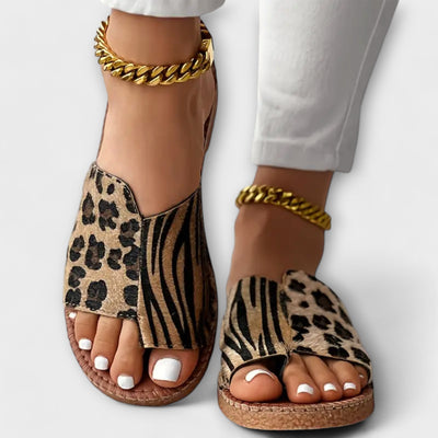 Zyrell – Schicke Zwei-Ton Mules mit Leopardenmuster