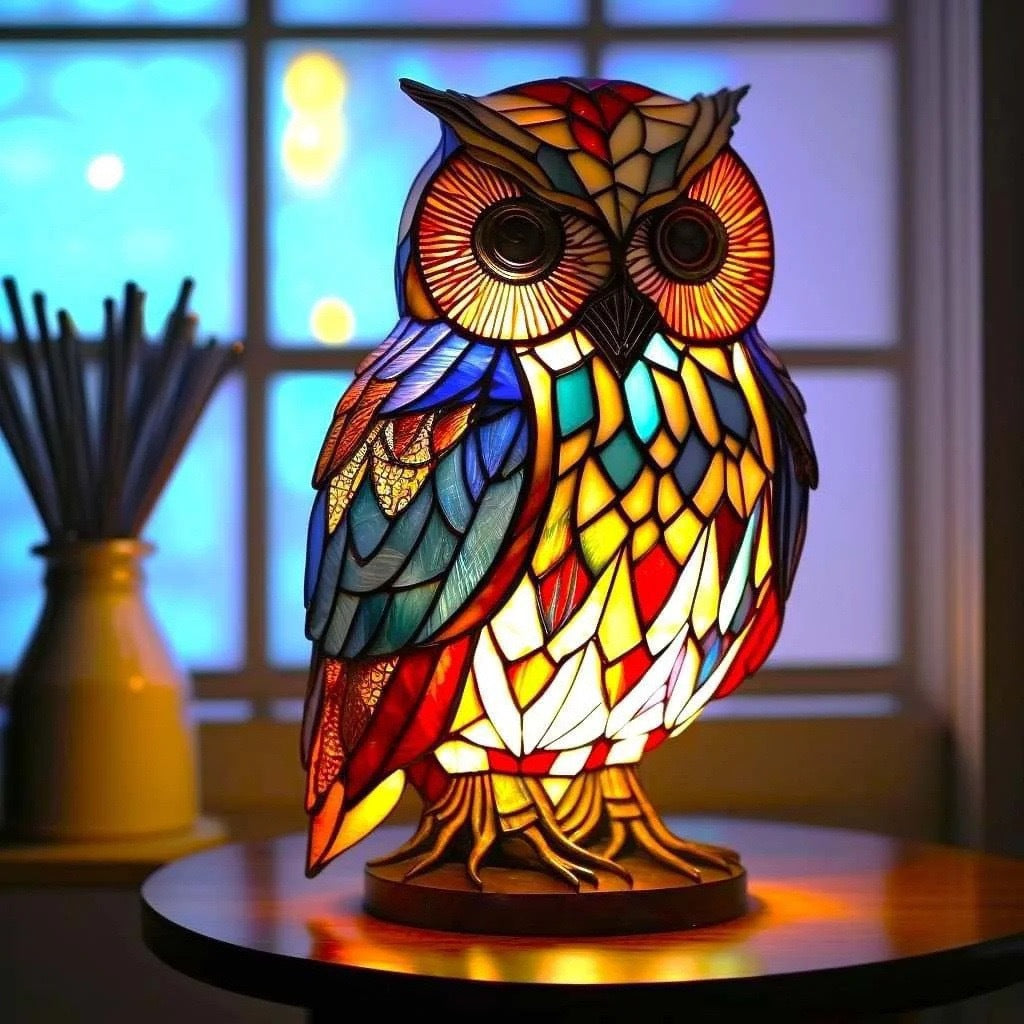 Loulou – Magische Eulenlampe aus buntem Glas